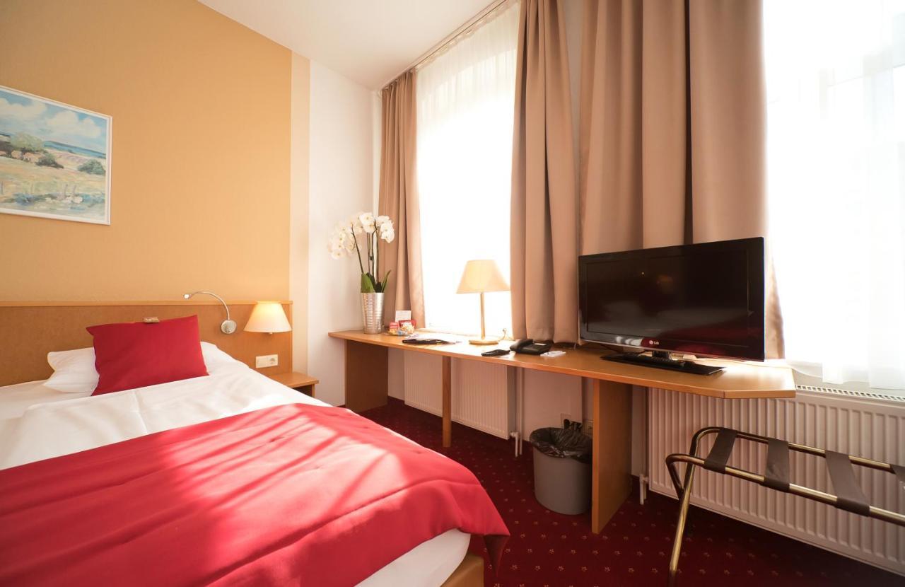 City-Hotel Am Wasserturm Halle ハレ エクステリア 写真