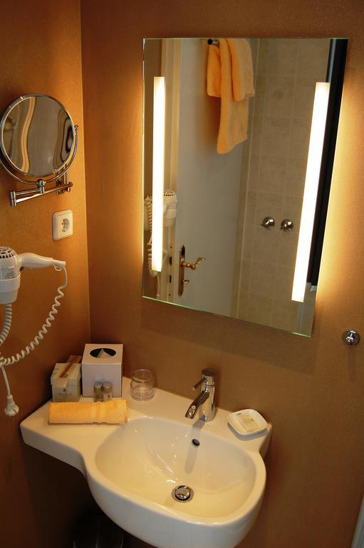 City-Hotel Am Wasserturm Halle ハレ エクステリア 写真
