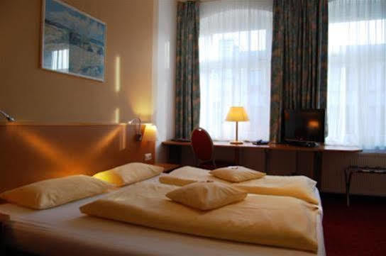 City-Hotel Am Wasserturm Halle ハレ エクステリア 写真