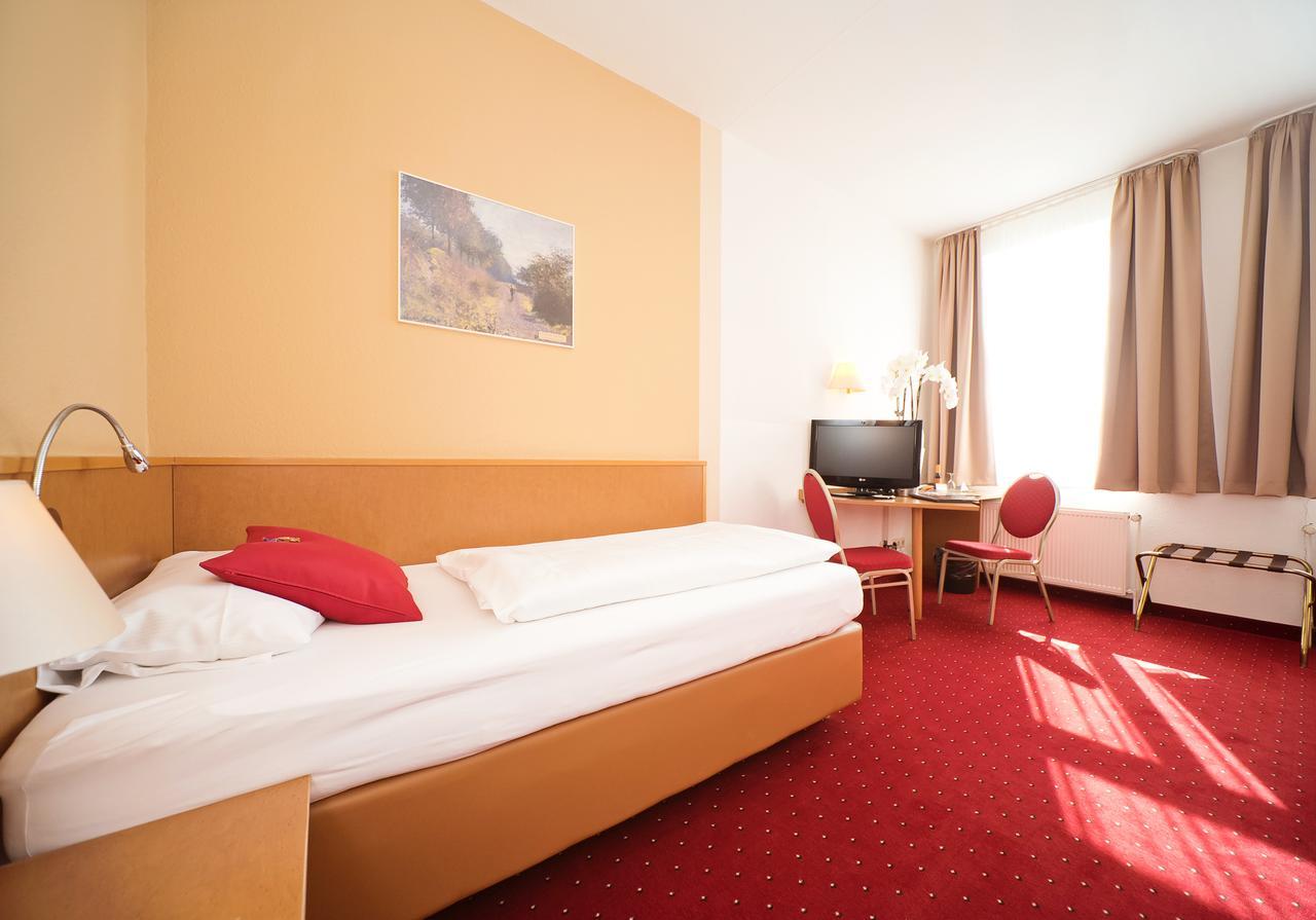 City-Hotel Am Wasserturm Halle ハレ エクステリア 写真